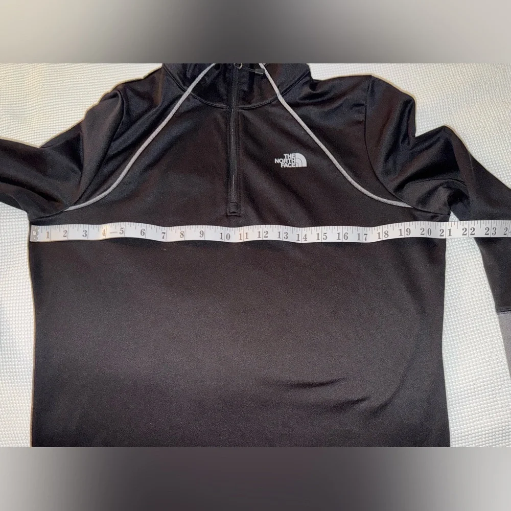 The North Face black 1/4 zip size Large - Picture 11 of 15